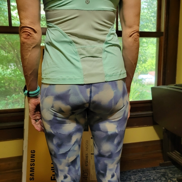 Lululemon tank size small - Picture 3 of 3